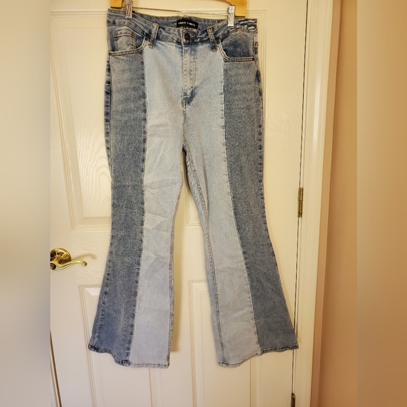 Flare Jeans - Picture 2 of 5
